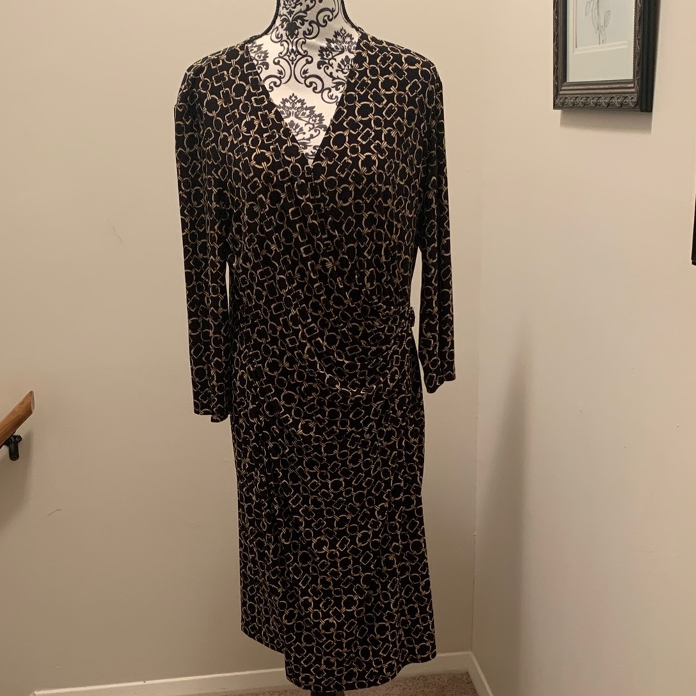 Evan Picone Black and Tan Geometric Wrap-Style Long Sleeve Dress